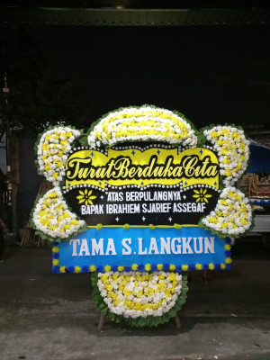 Papan Bunga Duka di Turangga