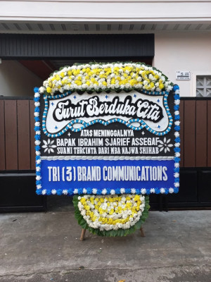 Papan Bunga Duka di Turangga